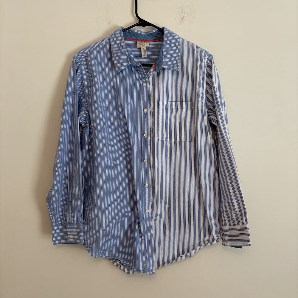 St. John's Bay M Blue White Button Up Shirt Long Sleeve Workwear Business Classy